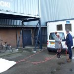 Officiële handeling in gebruik nemen zonnepanelen op dak bedrijfspand Coes in Vriezenveen